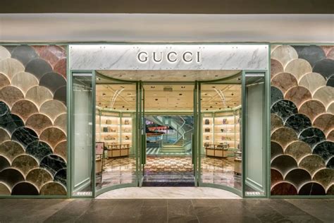 gucci retail experience in china